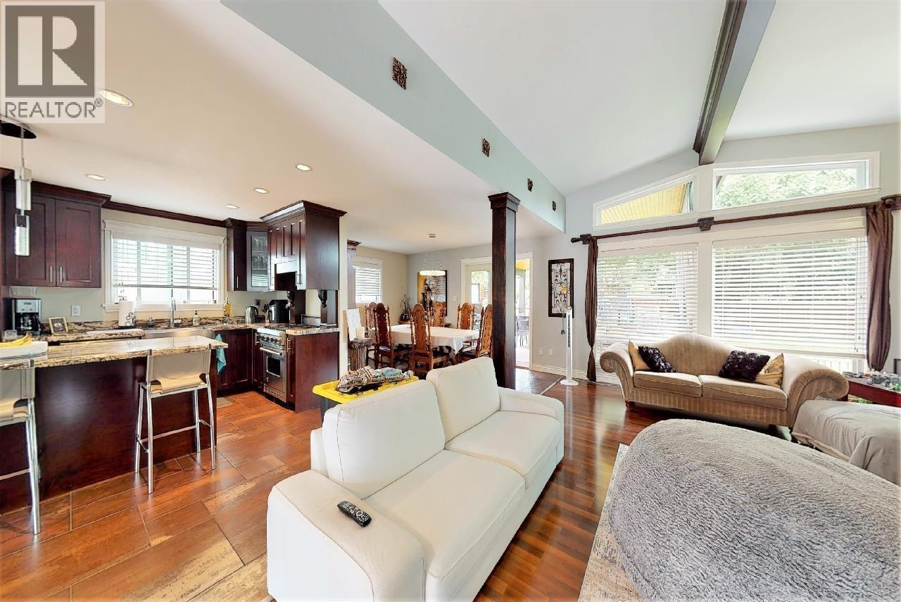 1190 Augusta Avenue, Burnaby, British Columbia  V5A 2V4 - Photo 8 - R3090788