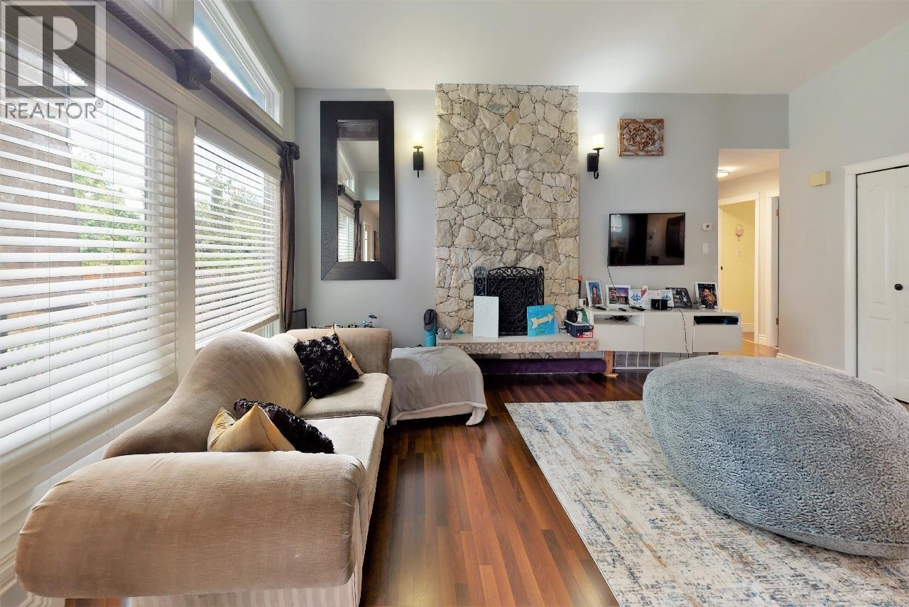 1190 Augusta Avenue, Burnaby, British Columbia  V5A 2V4 - Photo 4 - R3090788