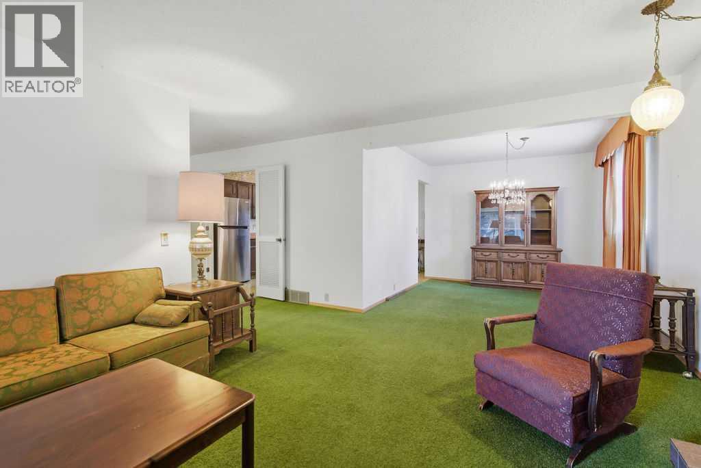 5516 Dalhart Hill NW, Calgary, Alberta  T3A 1S9 - Photo 8 - A2285431