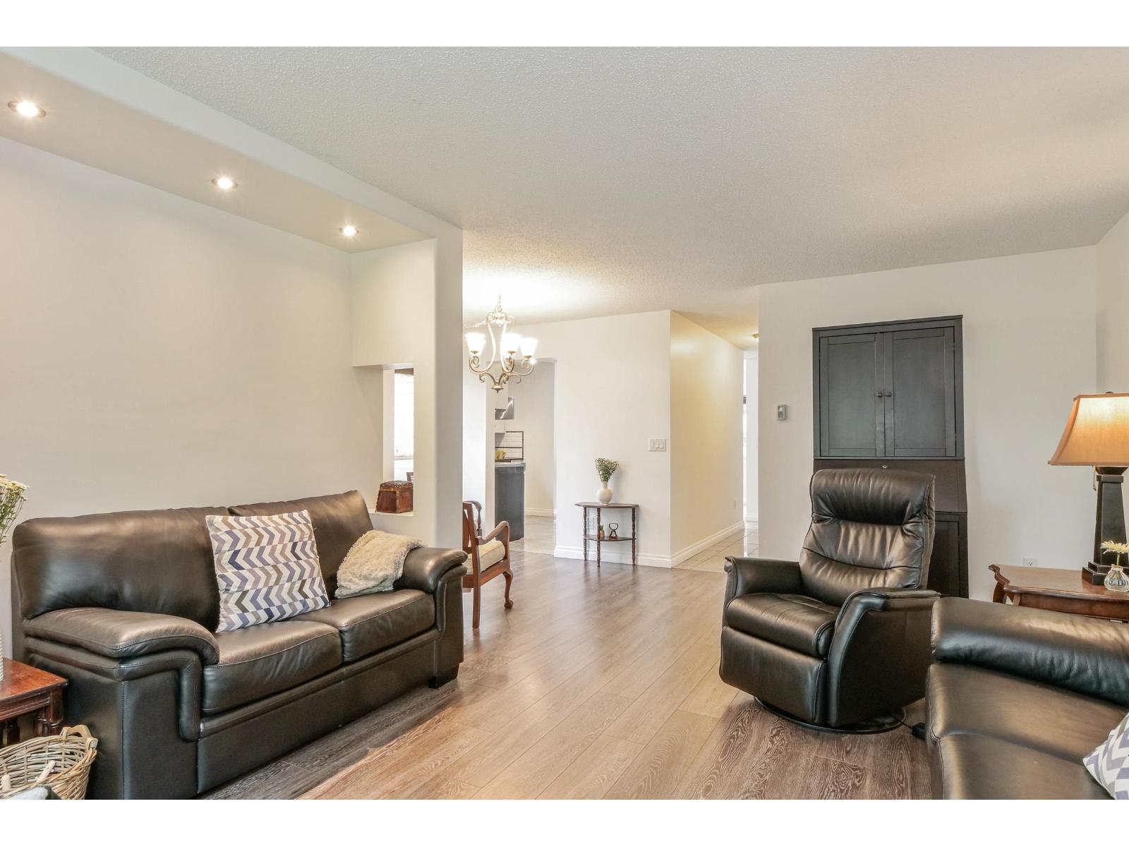 105 5074 201a Street, Langley, British Columbia  V3A 5M8 - Photo 8 - R3105221