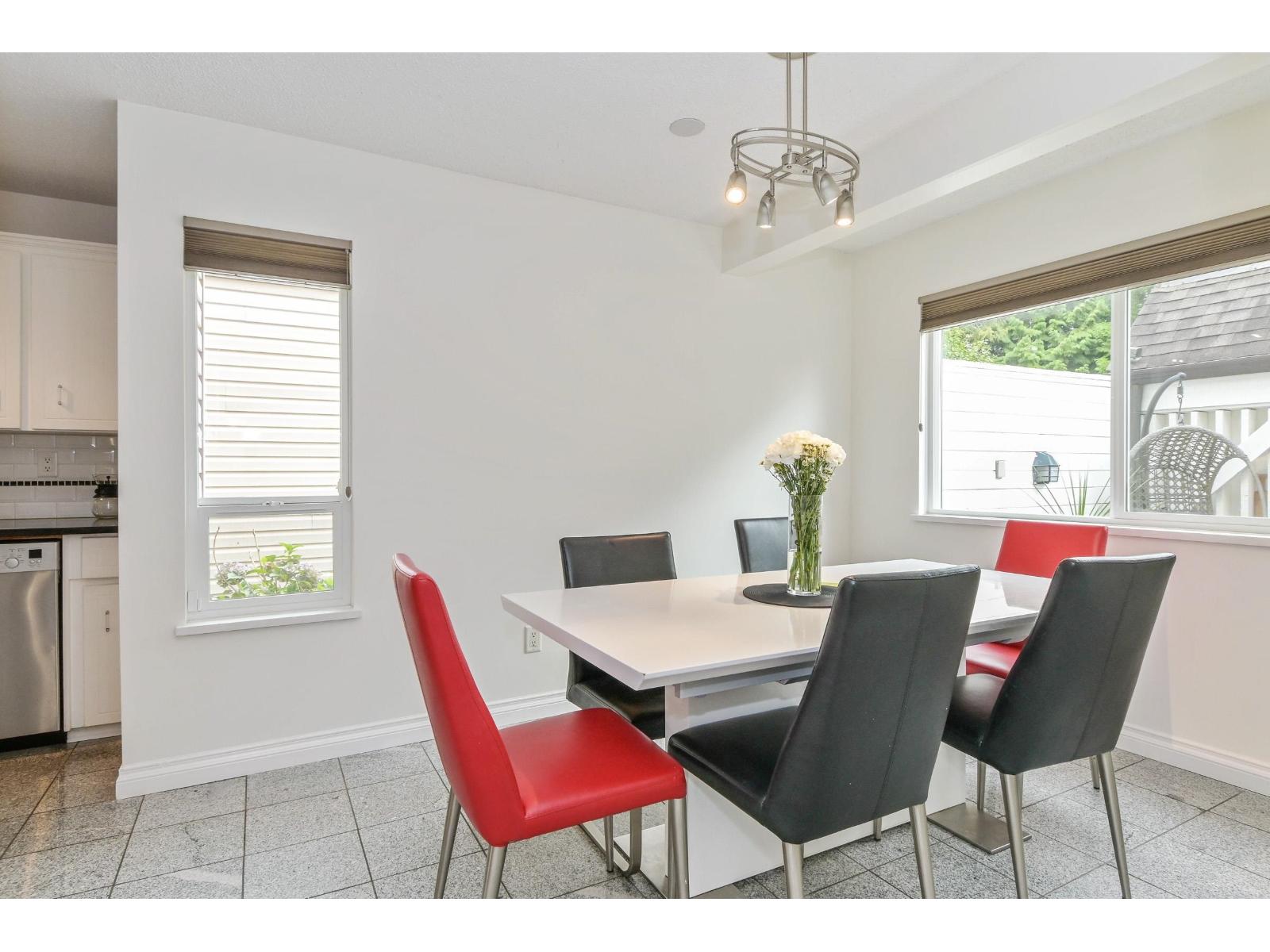 105 5074 201a Street, Langley, British Columbia  V3A 5M8 - Photo 11 - R3105221