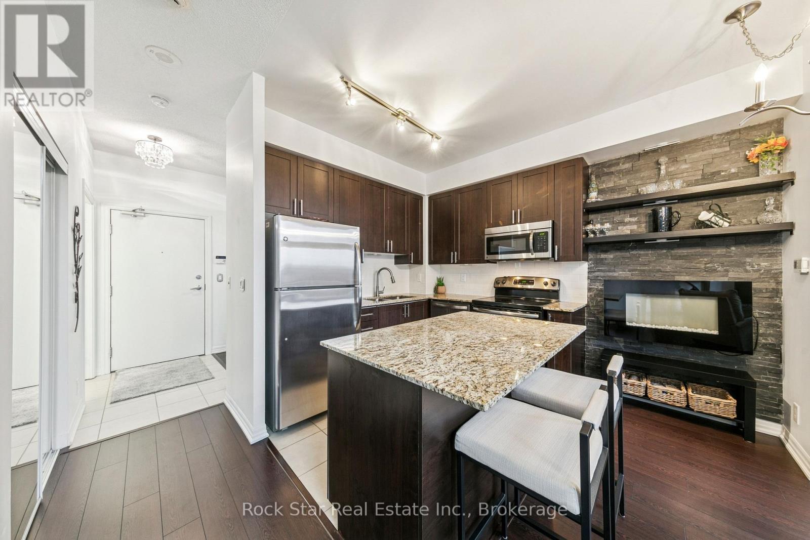 227 - 1940 Ironstone Drive, Burlington, Ontario  L7L 0E4 - Photo 11 - W12948864