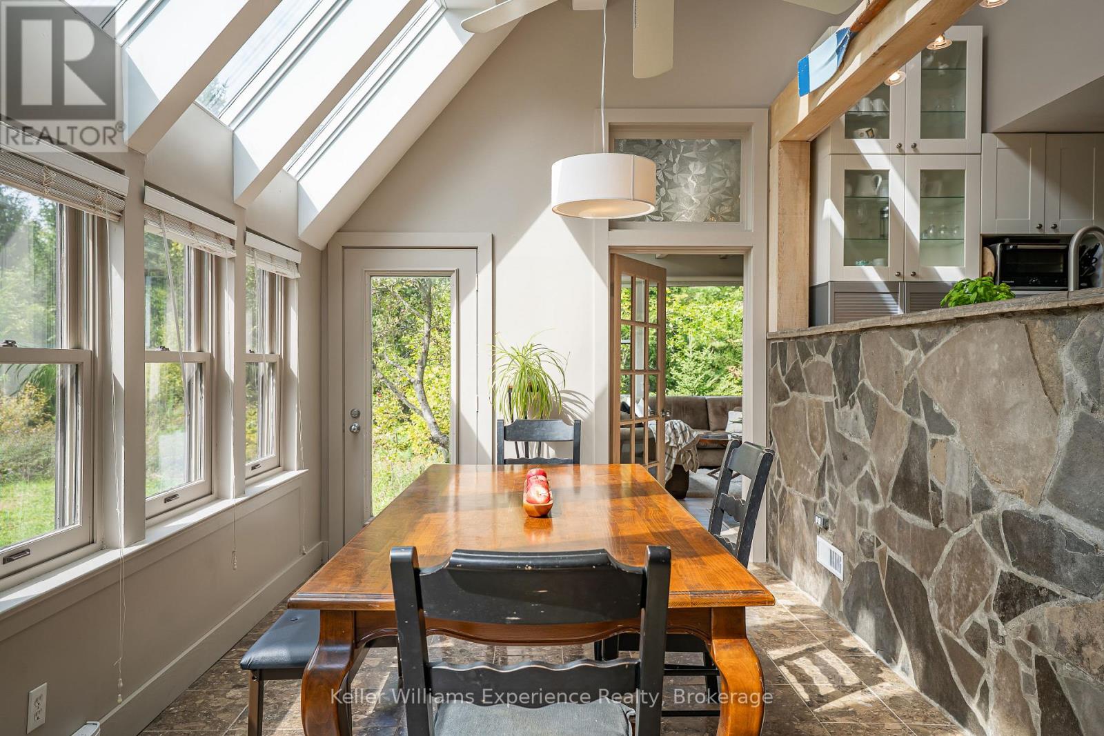 210194 Burgess Side Road, Georgian Bluffs, Ontario  N0H 1S0 - Photo 18 - X12948788