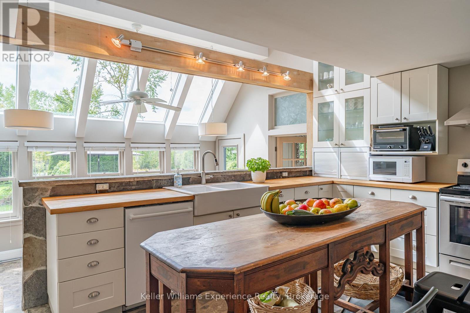 210194 Burgess Side Road, Georgian Bluffs, Ontario  N0H 1S0 - Photo 6 - X12948788