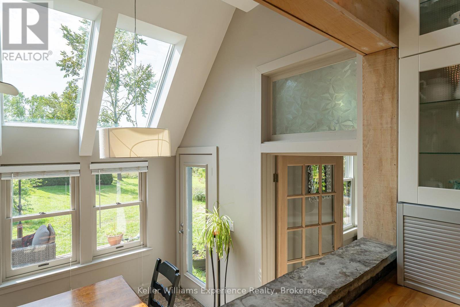 210194 Burgess Side Road, Georgian Bluffs, Ontario  N0H 1S0 - Photo 8 - X12948788