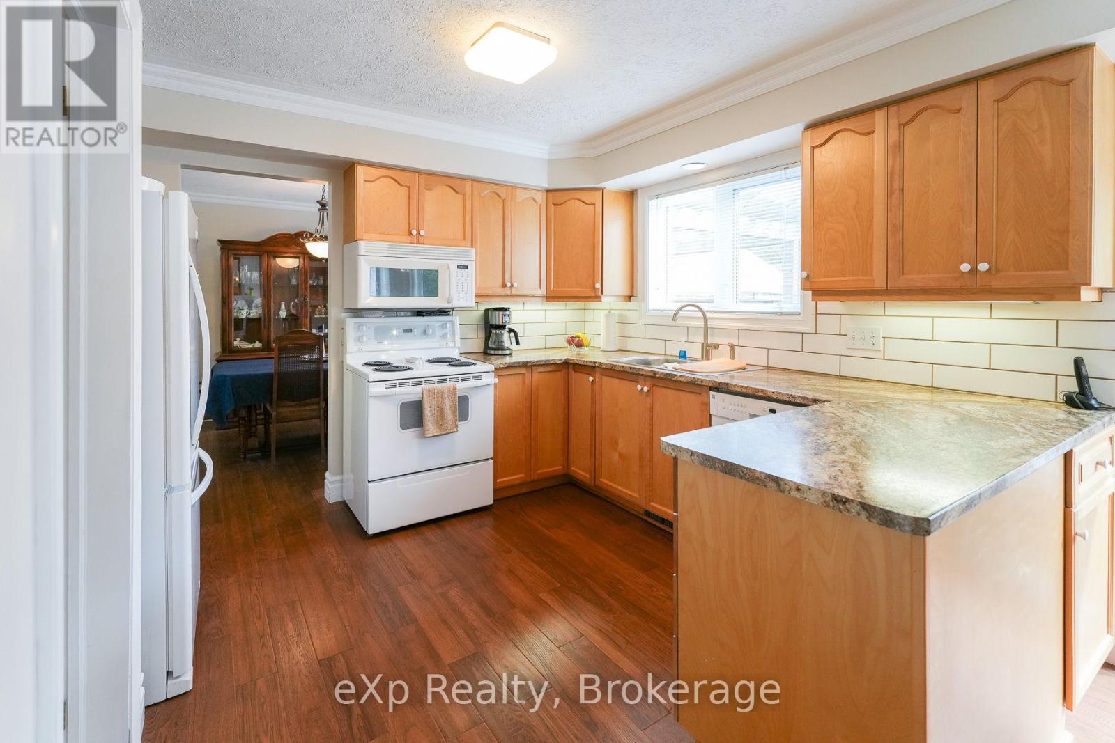 8 Sandpiper Court, Saugeen Shores, Ontario  N0H 2L0 - Photo 8 - X12948942