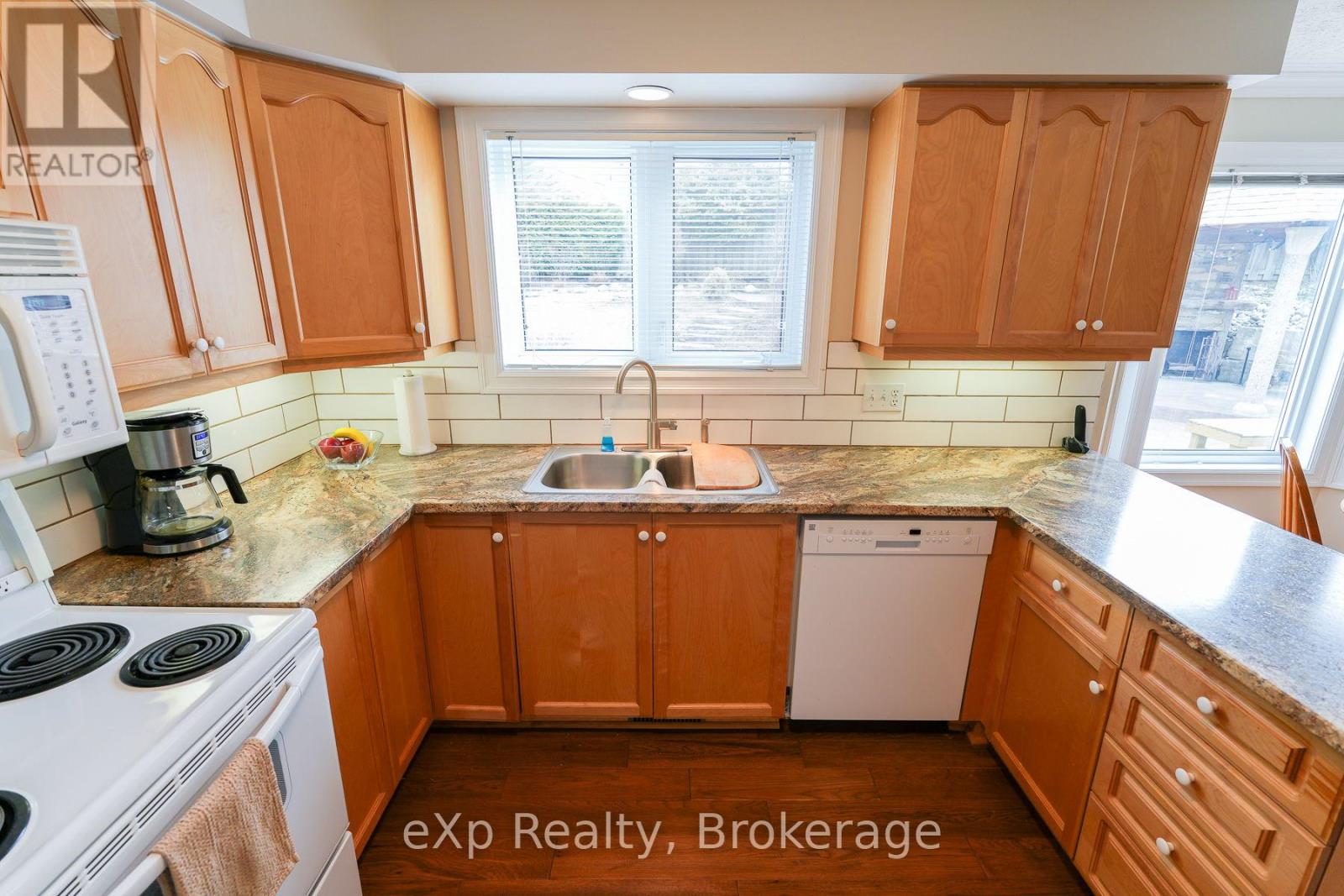 8 Sandpiper Court, Saugeen Shores, Ontario  N0H 2L0 - Photo 9 - X12948942