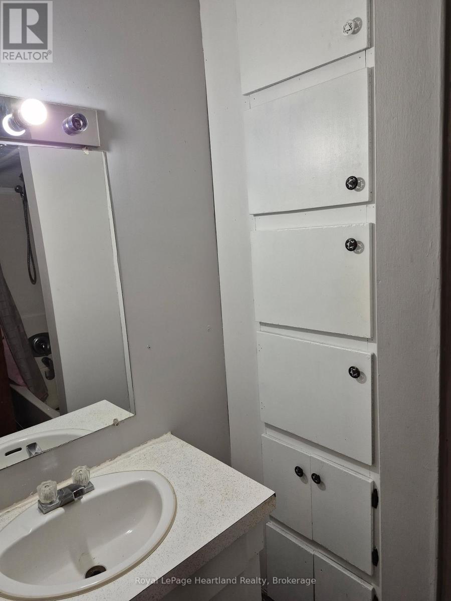 6 - 10 William Street N, Minto, Ontario  N0G 1M0 - Photo 8 - X12948986