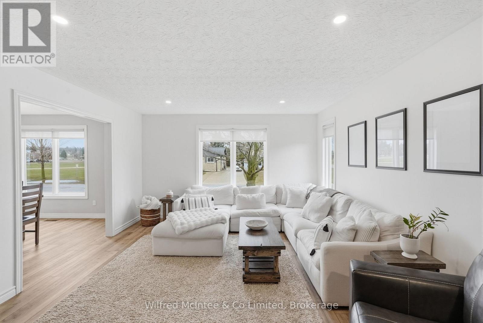 214 Hinks Street, Brockton, Ontario  N0G 2V0 - Photo 13 - X12949010