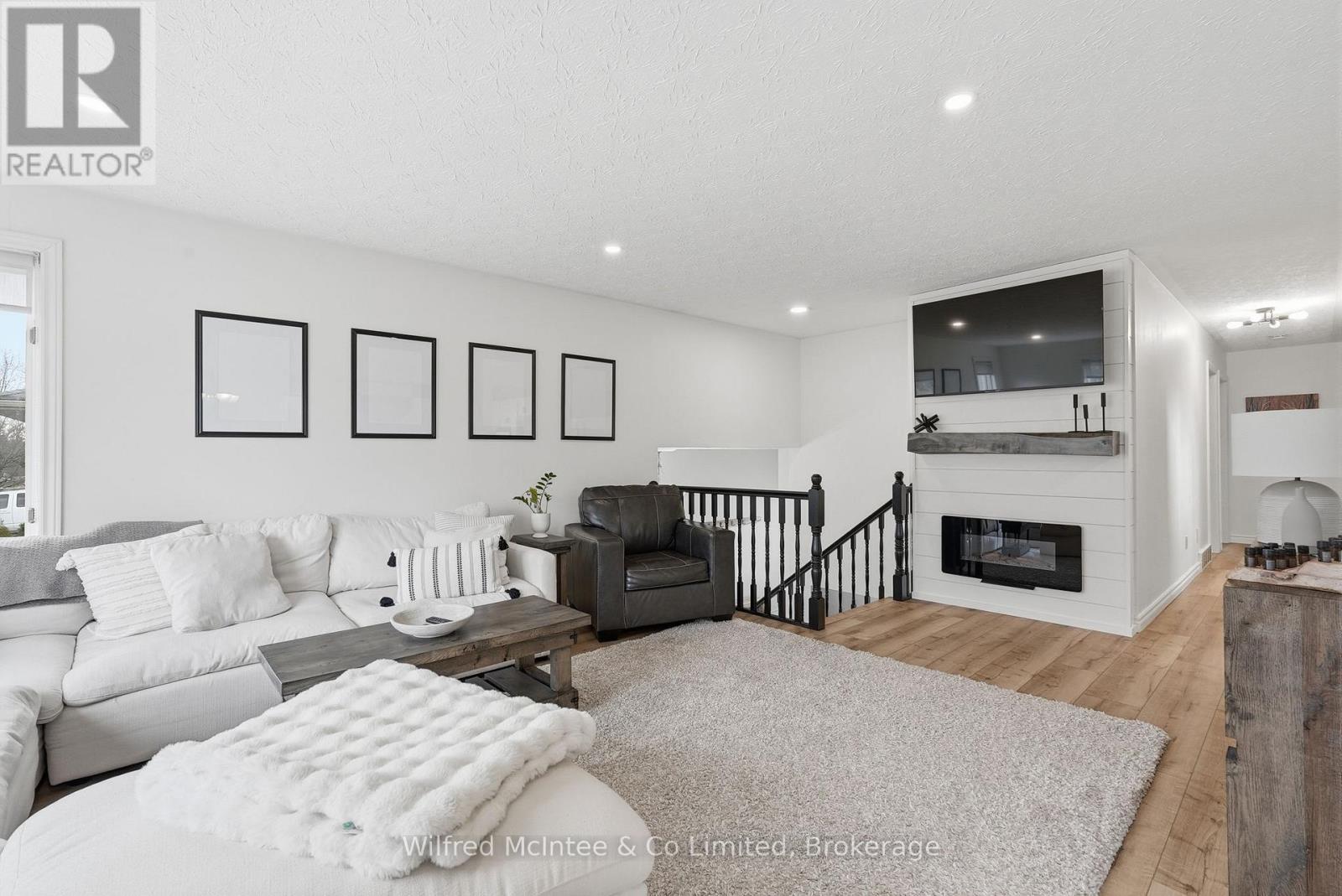 214 Hinks Street, Brockton, Ontario  N0G 2V0 - Photo 14 - X12949010