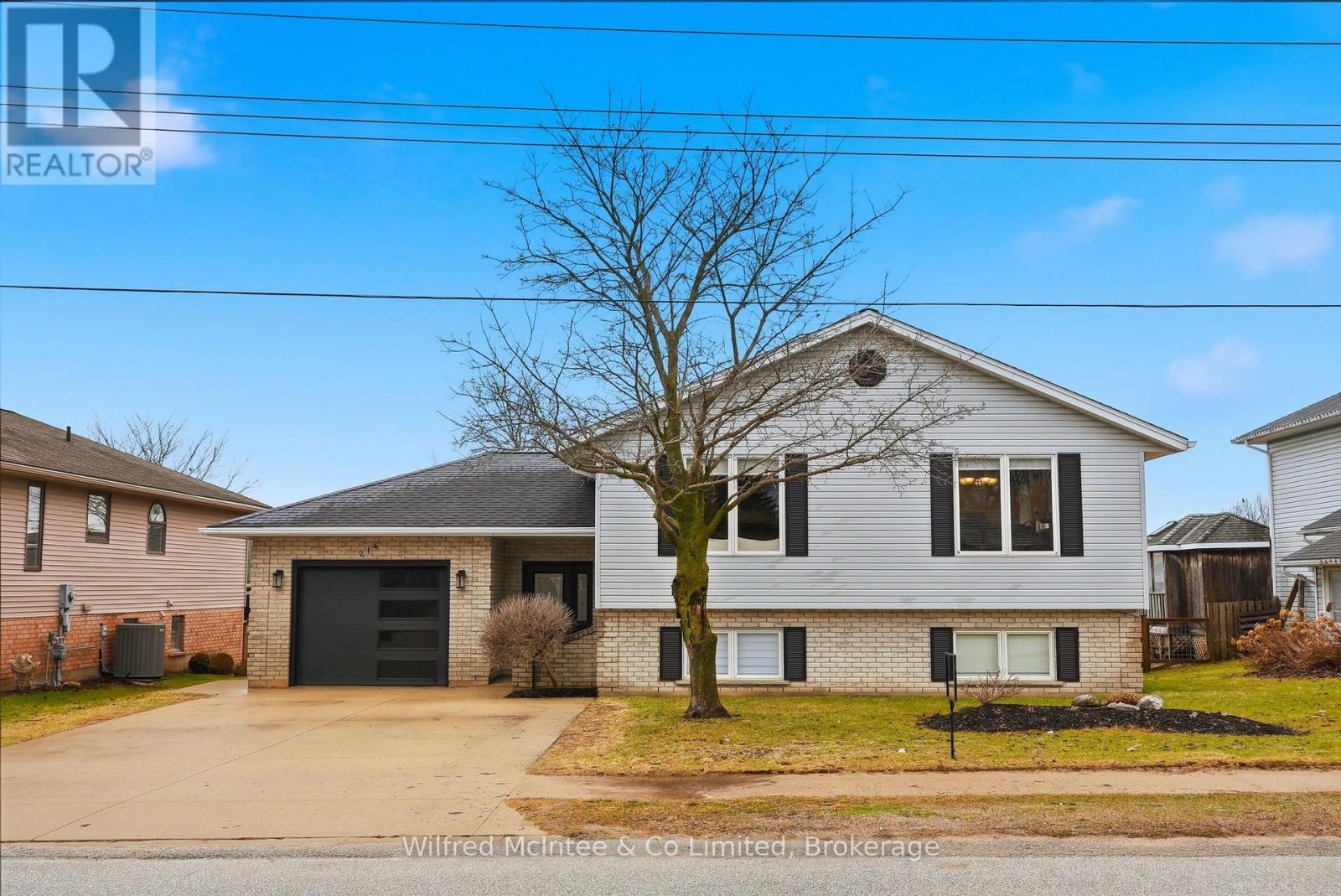 214 Hinks Street, Brockton, Ontario  N0G 2V0 - Photo 2 - X12949010