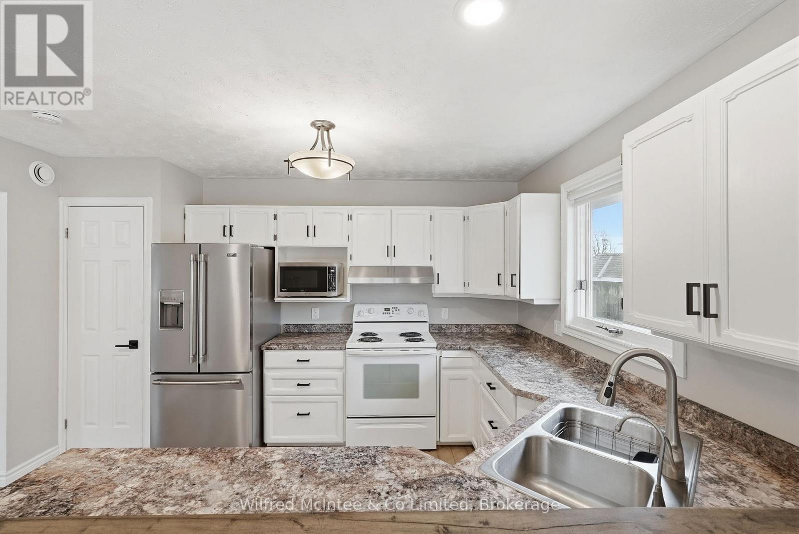 214 Hinks Street, Brockton, Ontario  N0G 2V0 - Photo 21 - X12949010