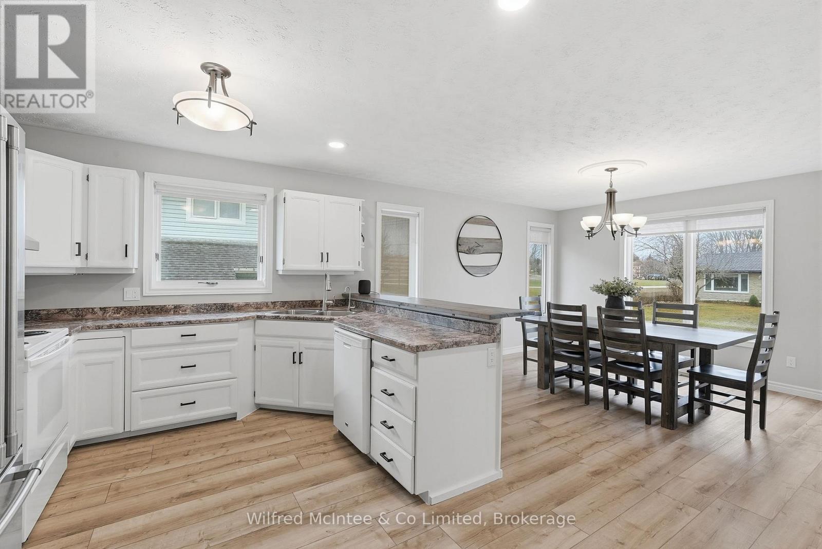 214 Hinks Street, Brockton, Ontario  N0G 2V0 - Photo 22 - X12949010