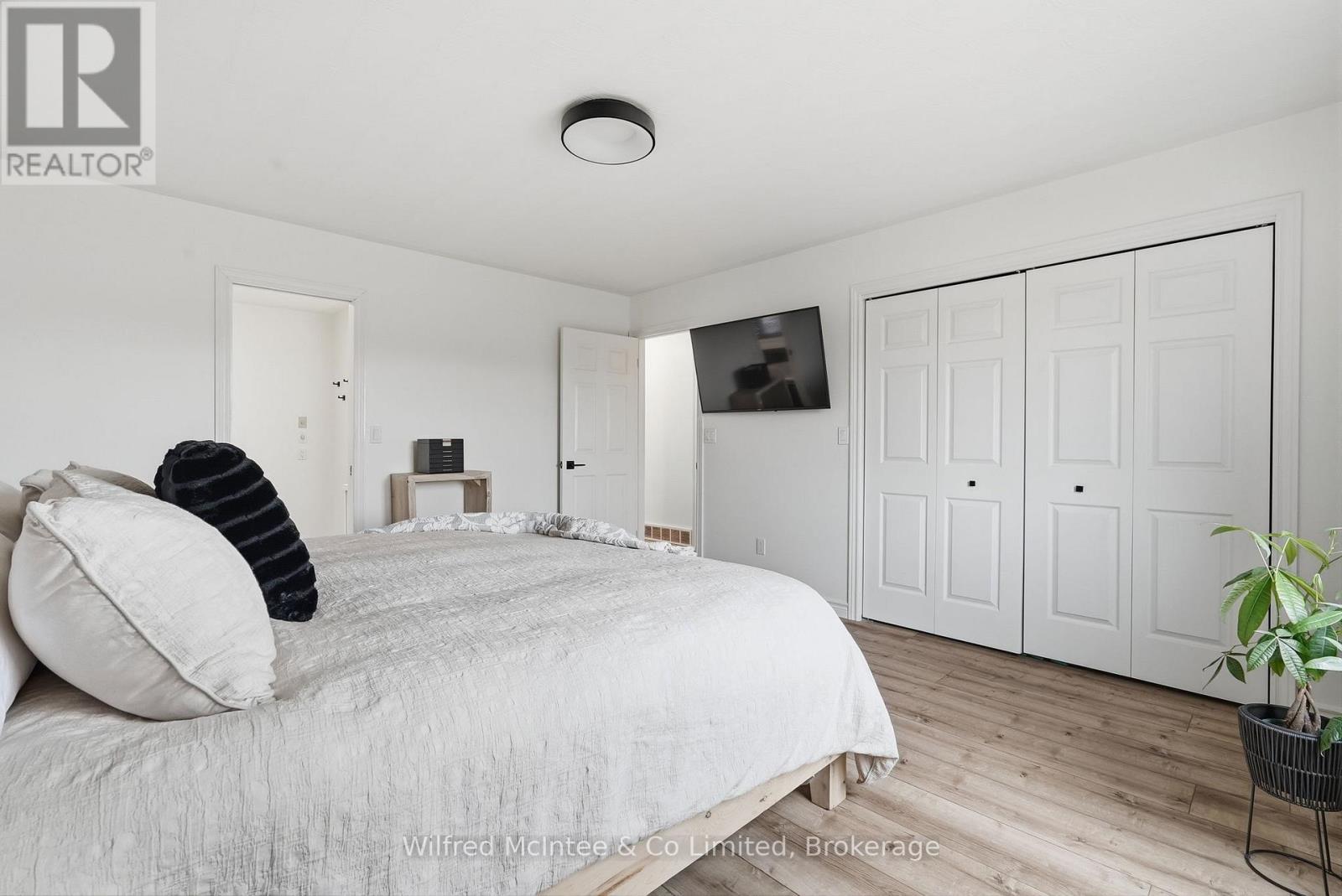 214 Hinks Street, Brockton, Ontario  N0G 2V0 - Photo 24 - X12949010