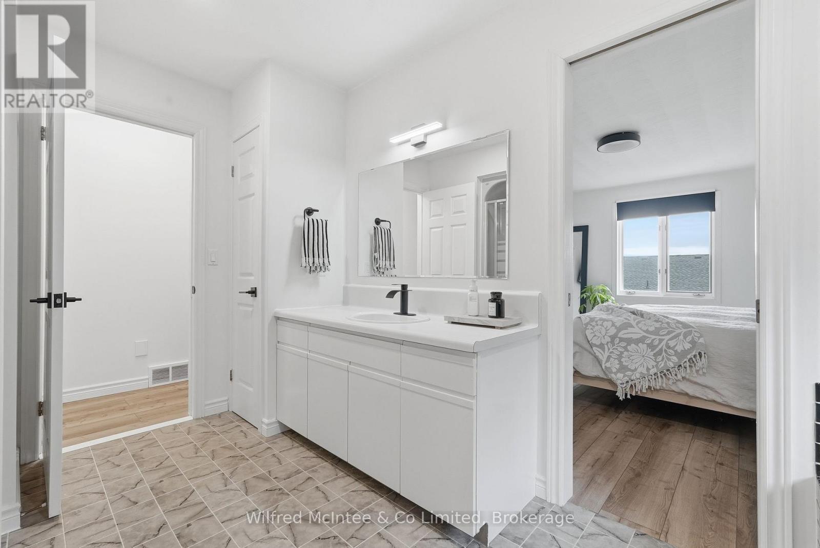 214 Hinks Street, Brockton, Ontario  N0G 2V0 - Photo 25 - X12949010