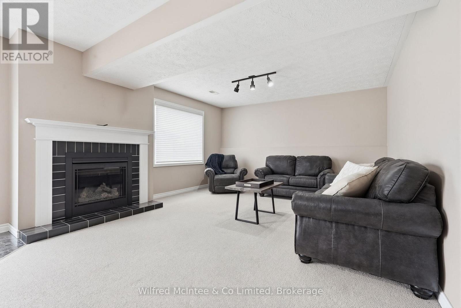 214 Hinks Street, Brockton, Ontario  N0G 2V0 - Photo 33 - X12949010