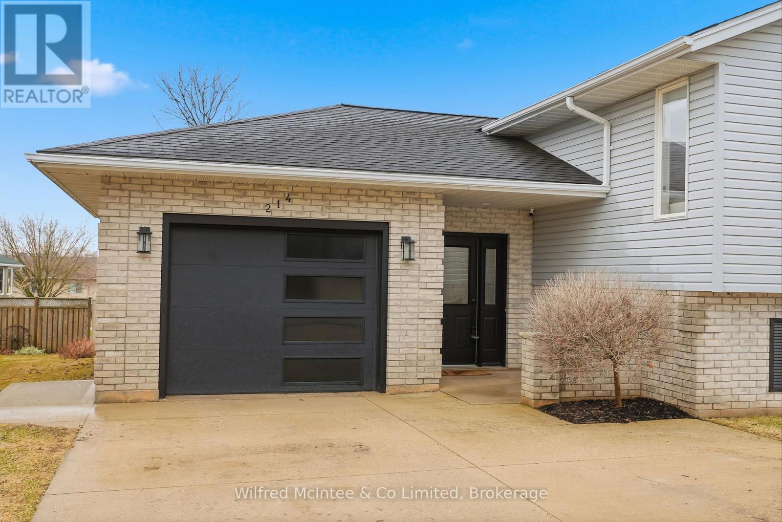 214 Hinks Street, Brockton, Ontario  N0G 2V0 - Photo 6 - X12949010