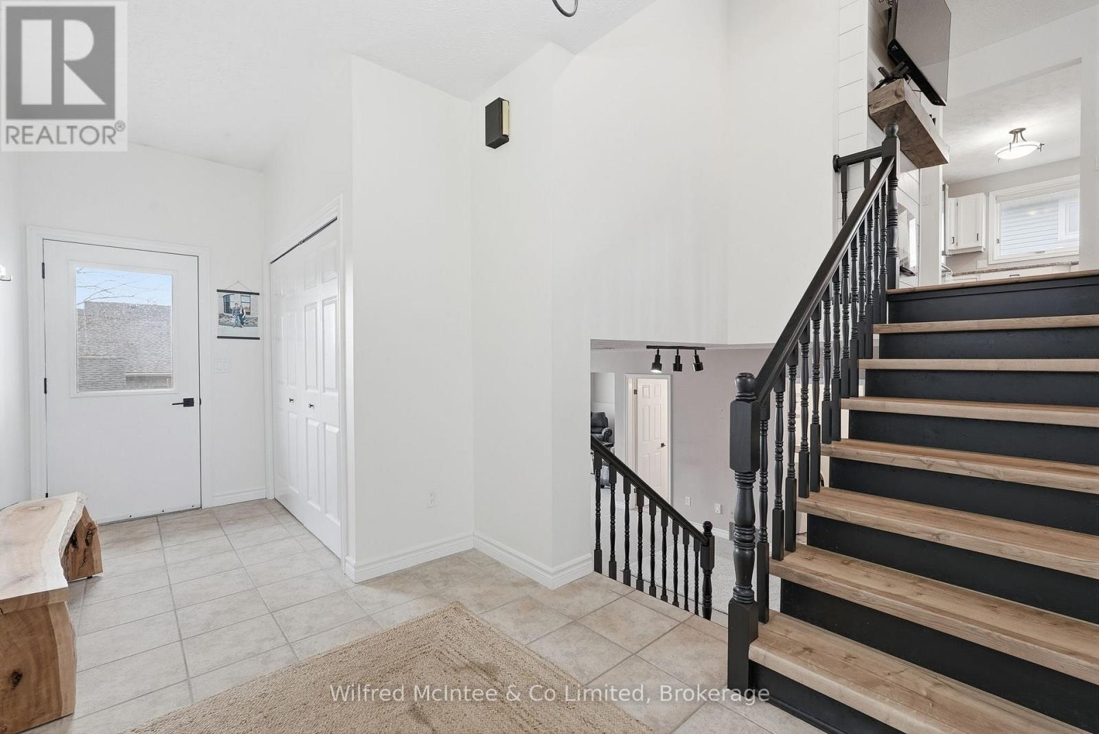 214 Hinks Street, Brockton, Ontario  N0G 2V0 - Photo 9 - X12949010