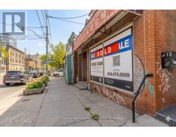 198 BATHURST STREET, Toronto, Ontario