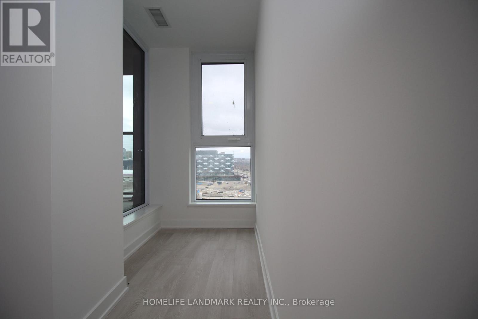 1108 - 5 Quarrington Lane, Toronto, Ontario  M3C 0S5 - Photo 10 - C12942396