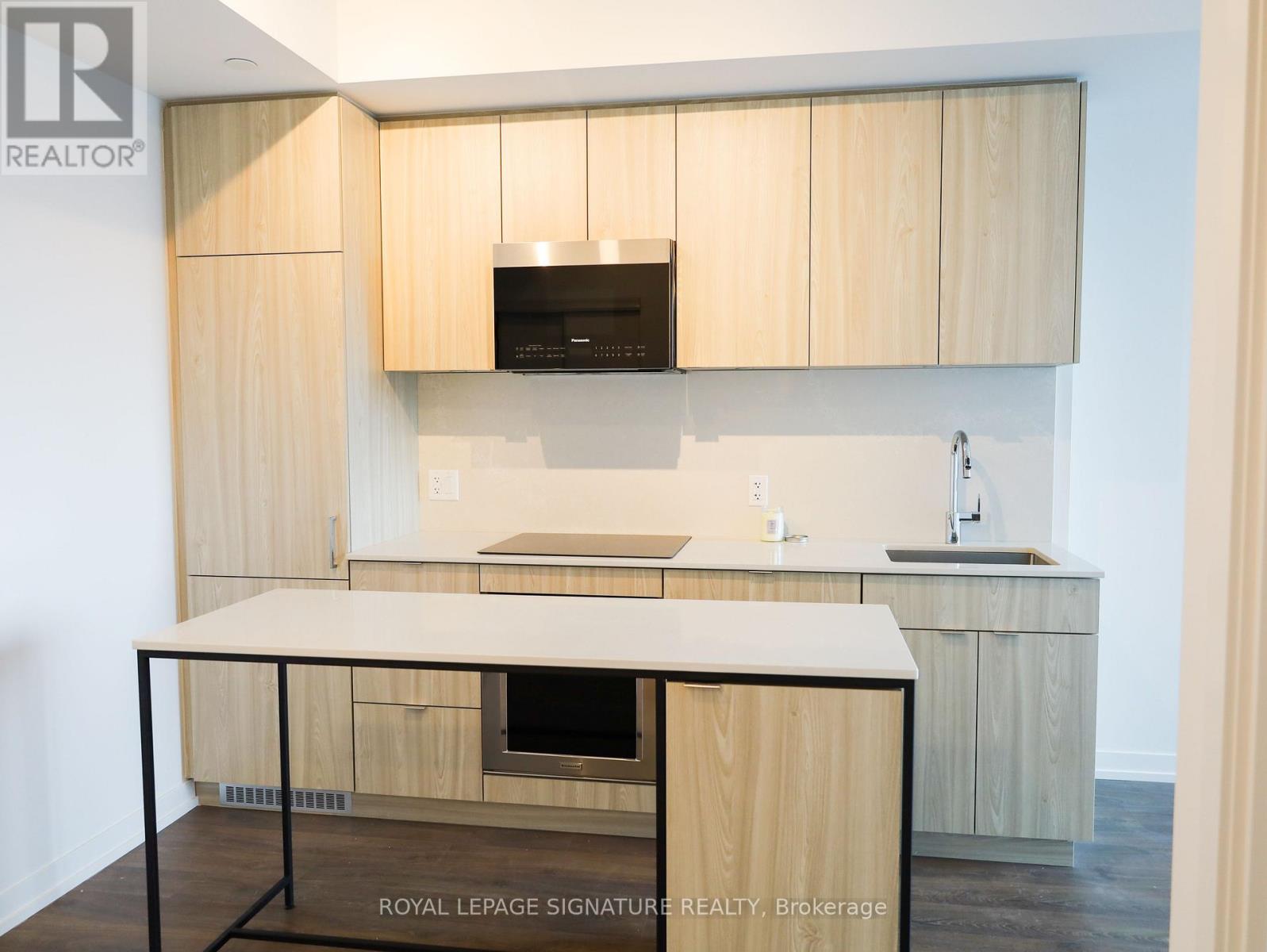 319 - 251 Masonary Way, Mississauga, Ontario  L5H 0B3 - Photo 4 - W12938132