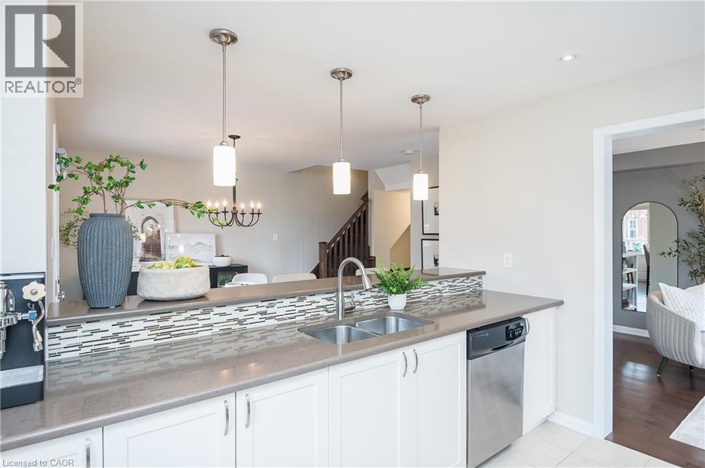 984 Nadalin Heights, Milton, Ontario  L9T 8R1 - Photo 11 - 40816318