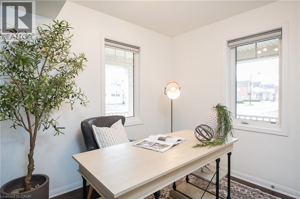 984 Nadalin Heights, Milton, Ontario  L9T 8R1 - Photo 3 - 40816318