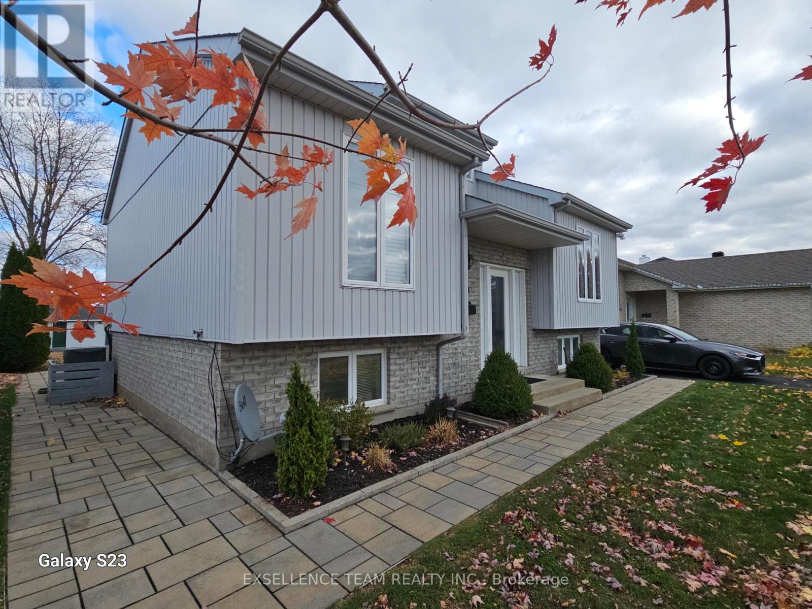 2033 Concorde Street, Cornwall, Ontario  K6H 6M3 - Photo 2 - X12851622