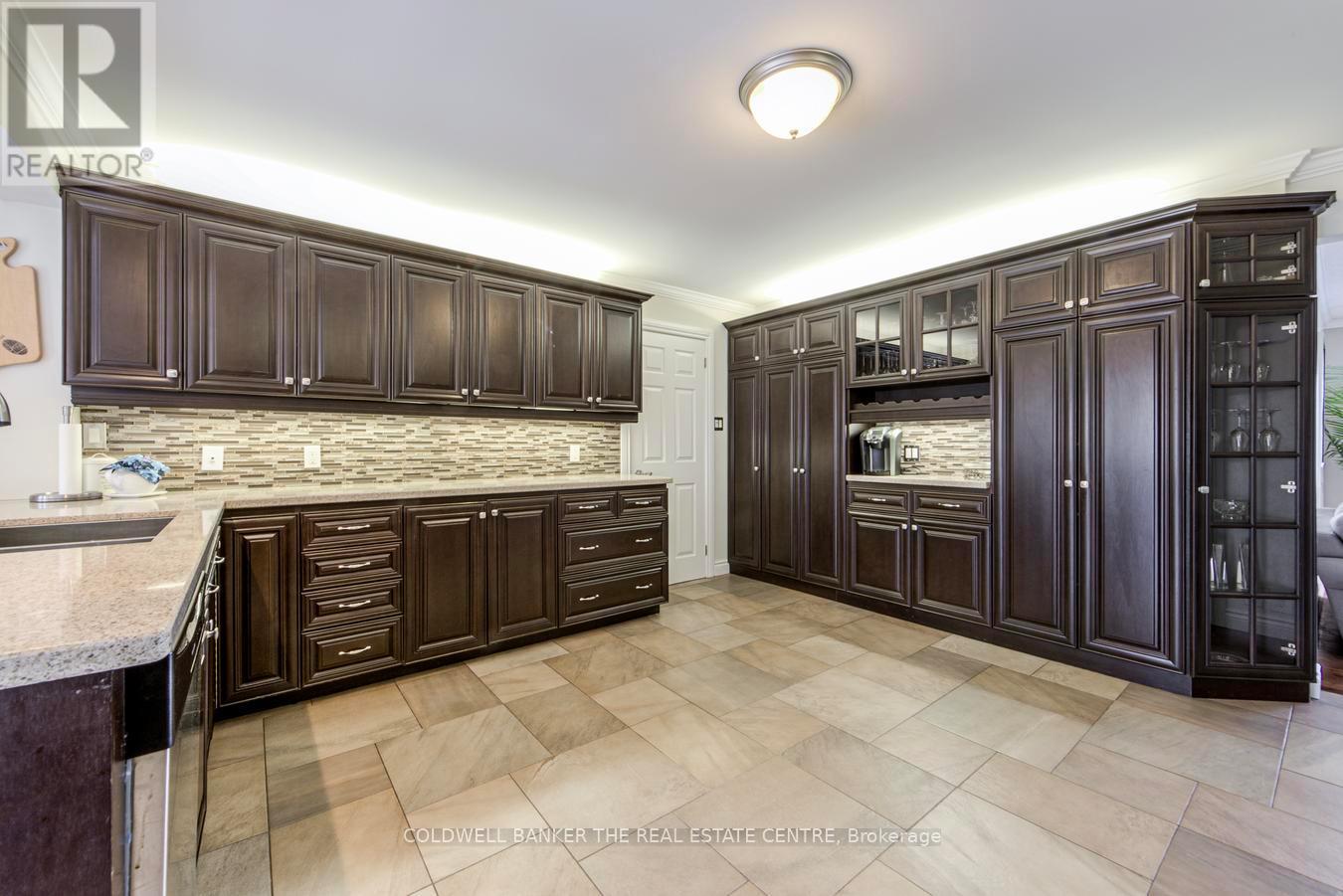 567 Lake Drive E, Georgina, Ontario  L0E 1S0 - Photo 16 - N12948784