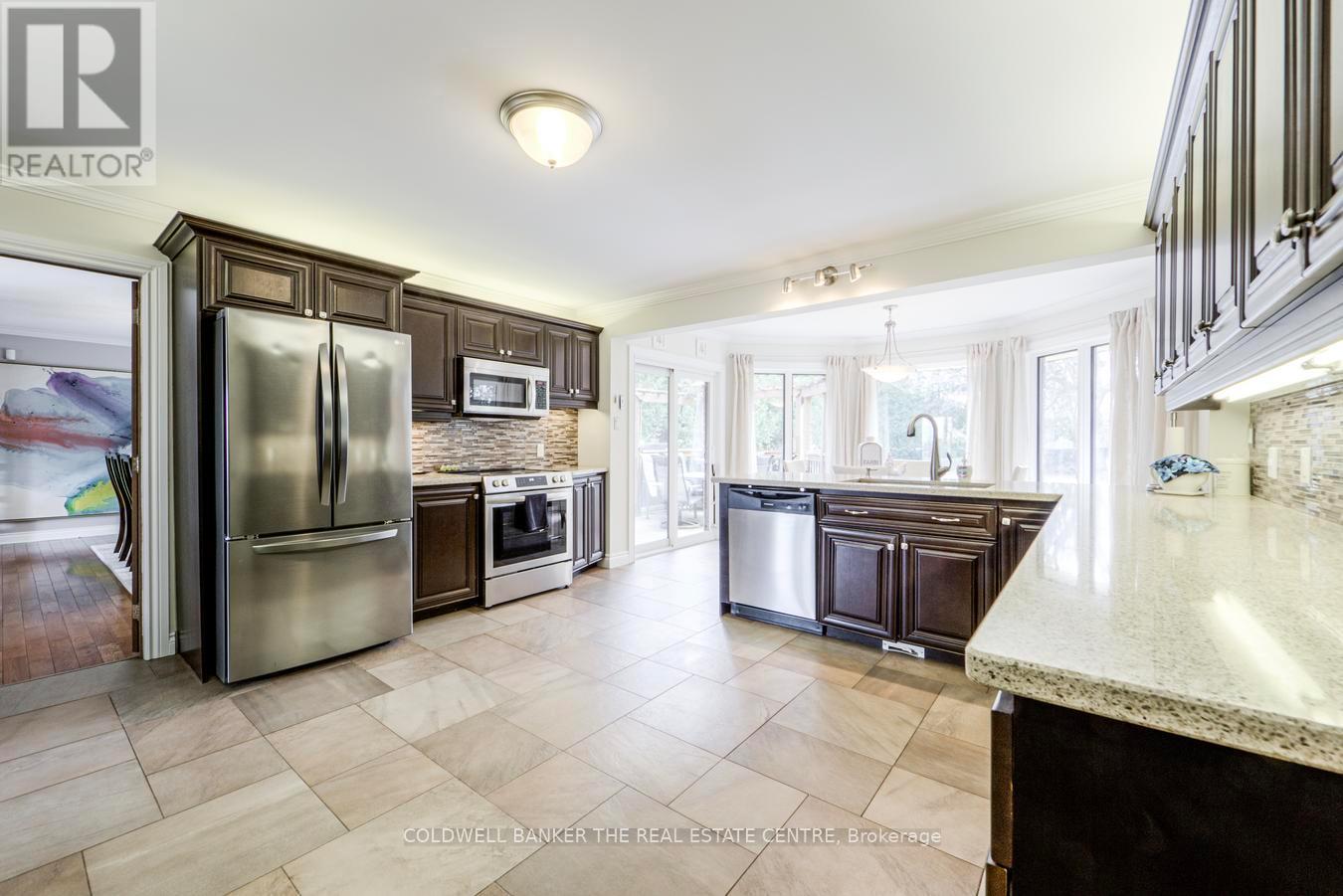 567 Lake Drive E, Georgina, Ontario  L0E 1S0 - Photo 17 - N12948784