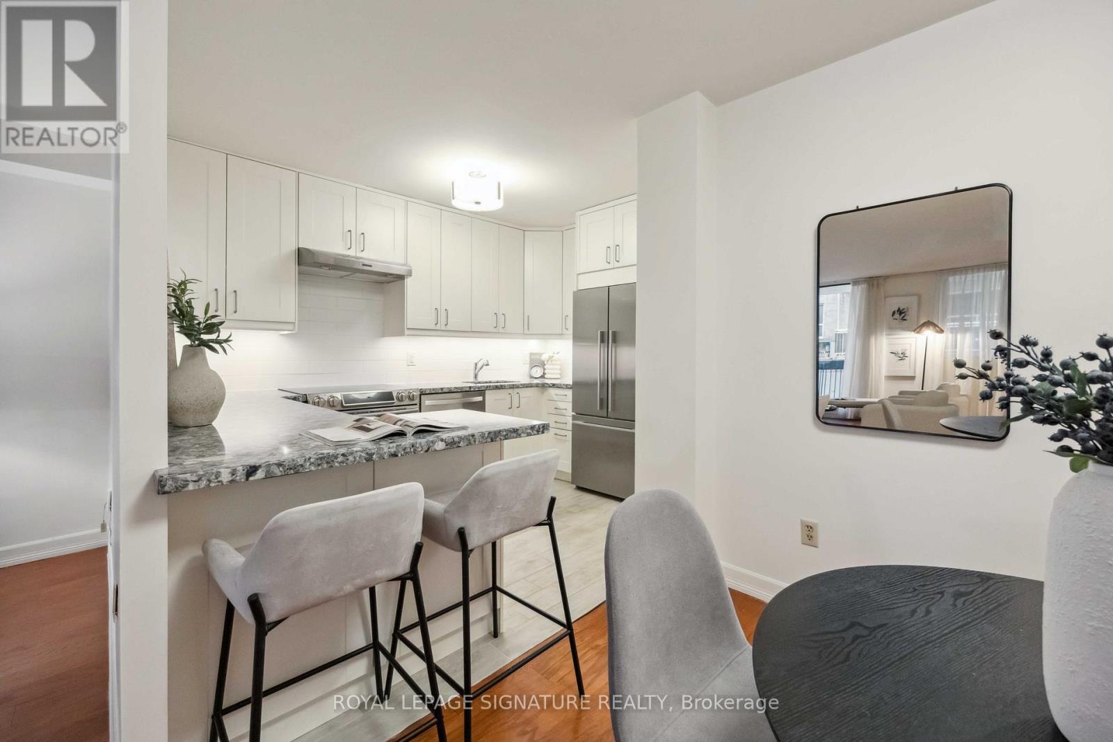 201 - 212 St. George Street, Toronto, Ontario  M5R 2N5 - Photo 10 - C12902748