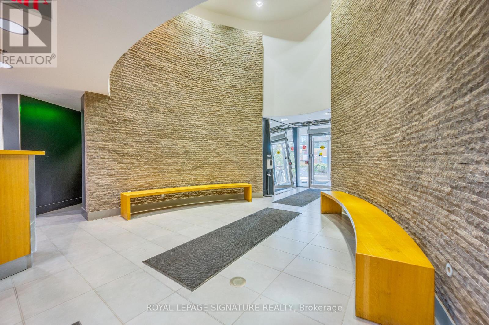 421 - 1 Shaw Street, Toronto, Ontario  M6K 0A1 - Photo 5 - C12932314