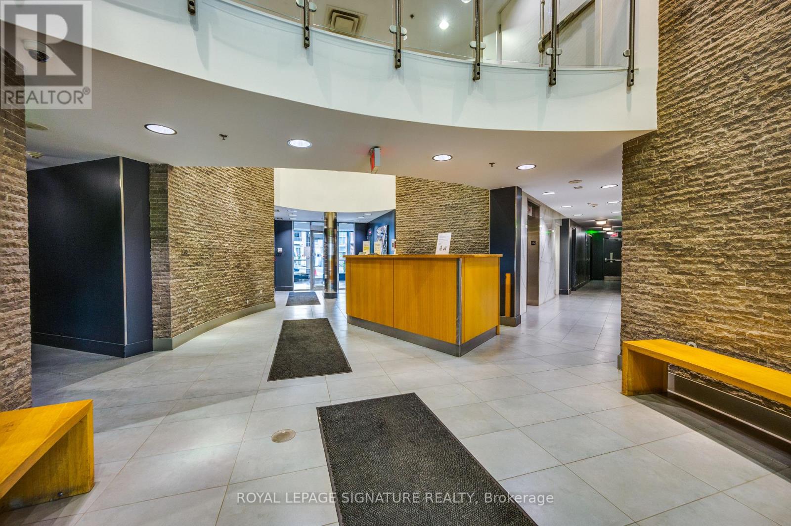 421 - 1 Shaw Street, Toronto, Ontario  M6K 0A1 - Photo 6 - C12932314