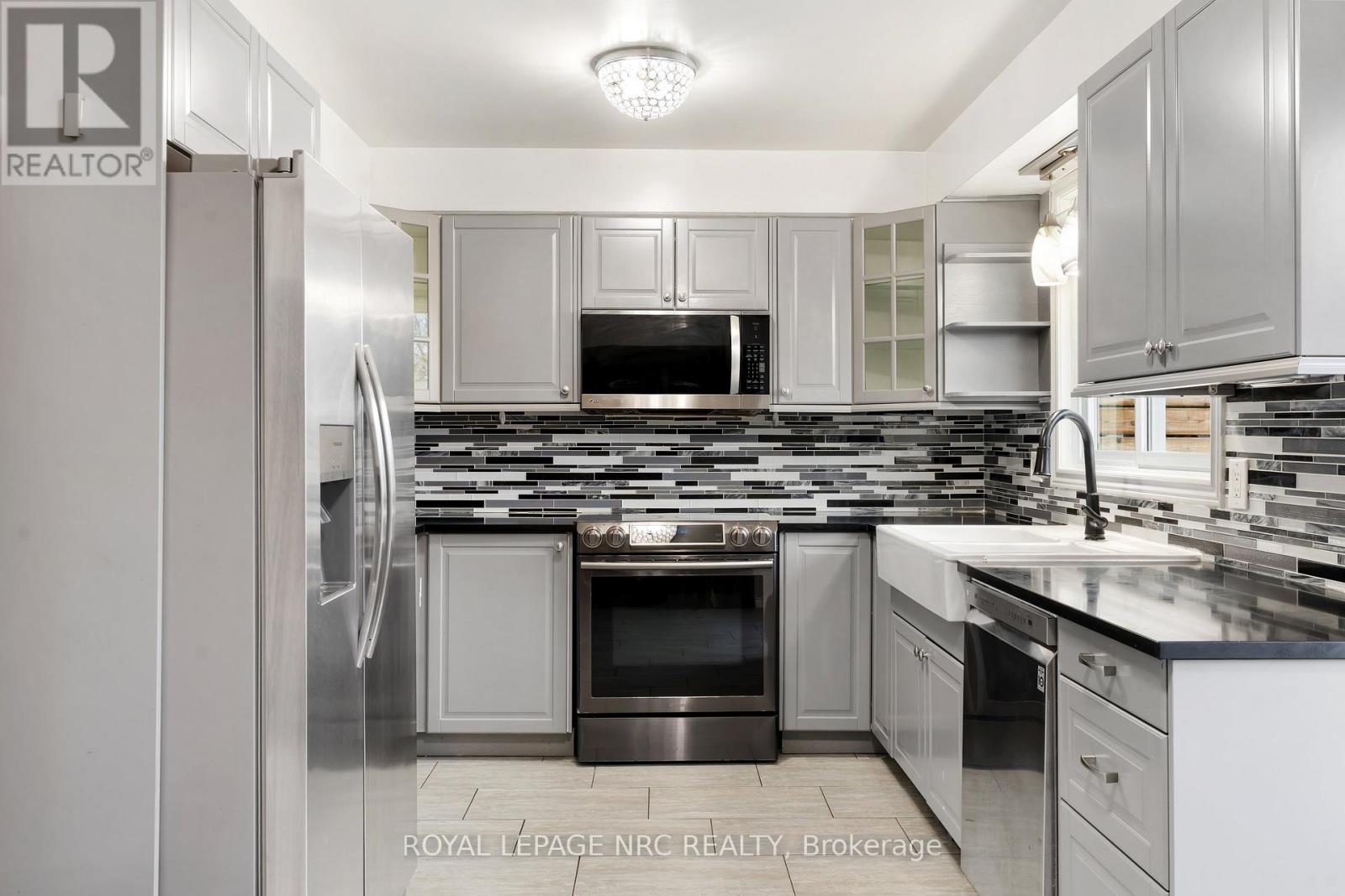 64 Adel Drive, St. Catharines, Ontario  L2M 7E6 - Photo 16 - X12945400