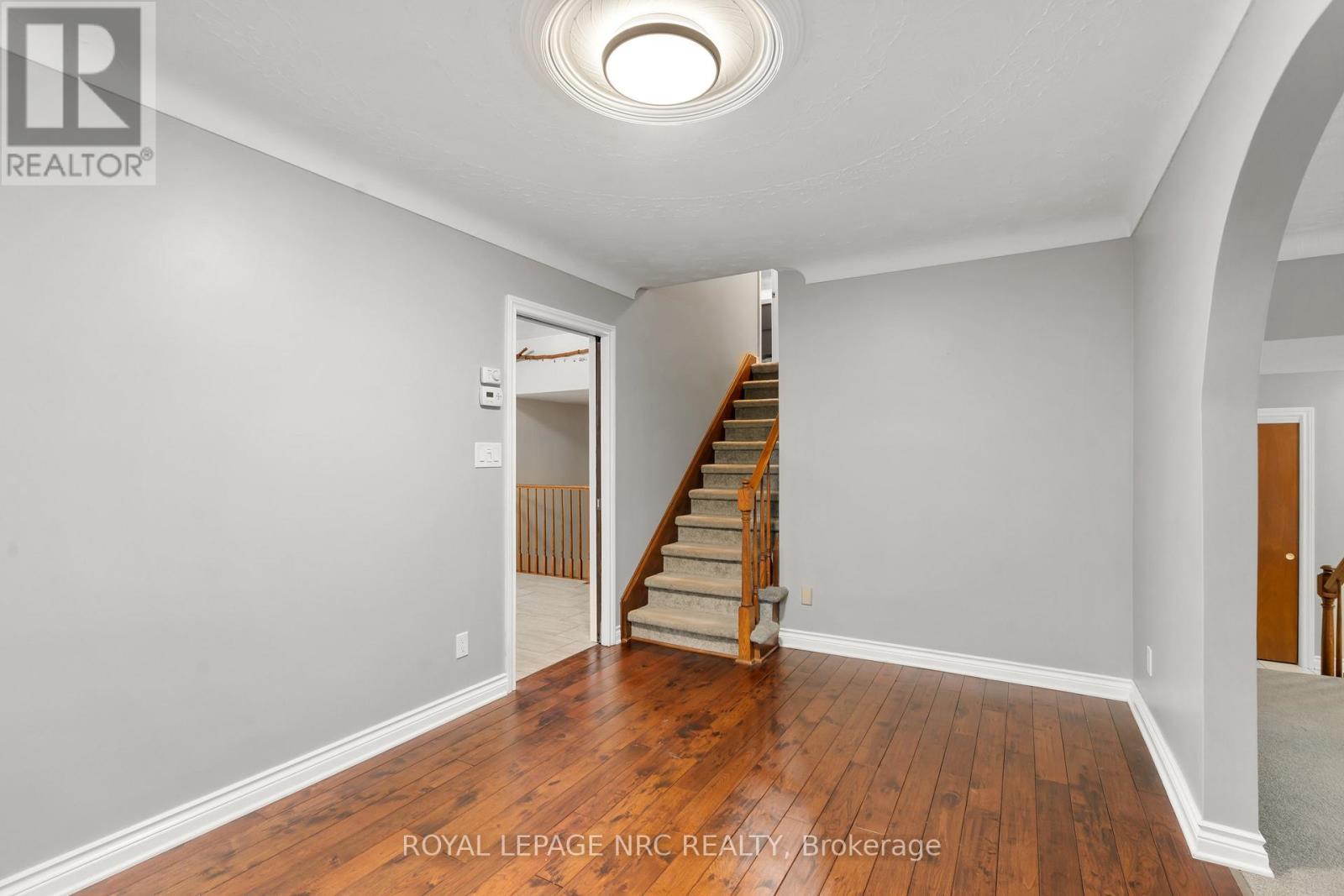 64 Adel Drive, St. Catharines, Ontario  L2M 7E6 - Photo 12 - X12945400