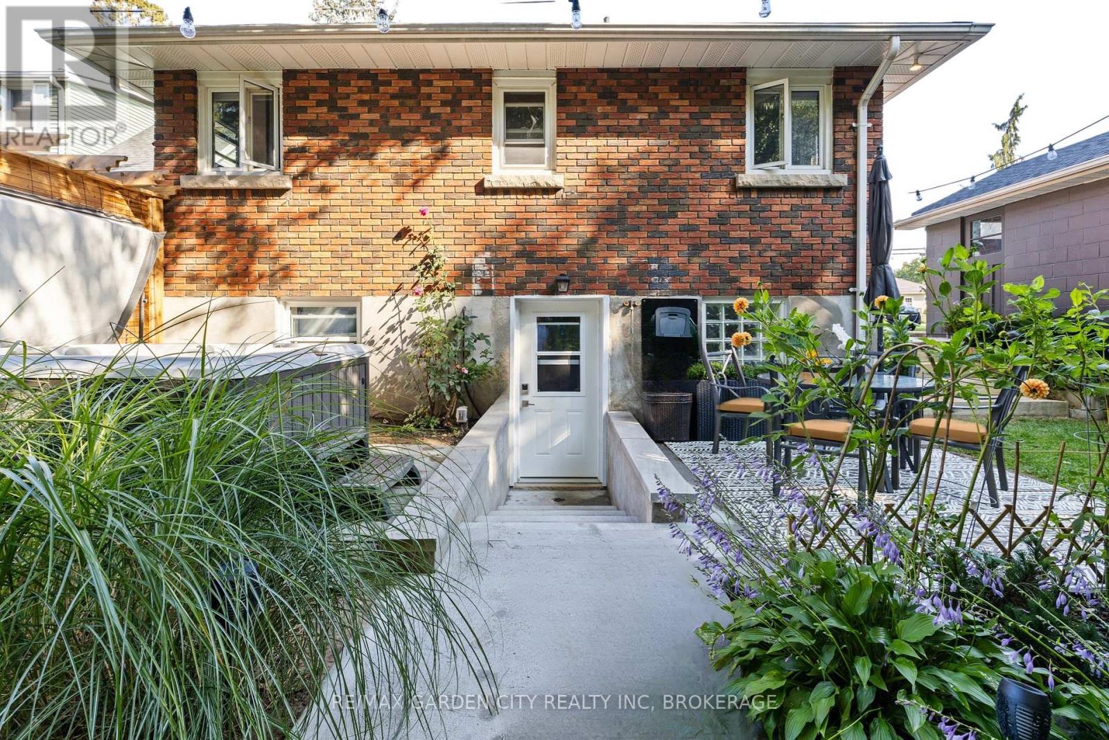 629 Penner Street, Niagara-On-The-Lake, Ontario  L0S 1T0 - Photo 8 - X12938270