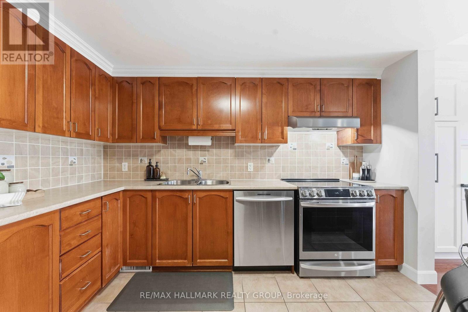 2034 Winsome Terrace, Ottawa, Ontario  K4A 4Y5 - Photo 7 - X12948752