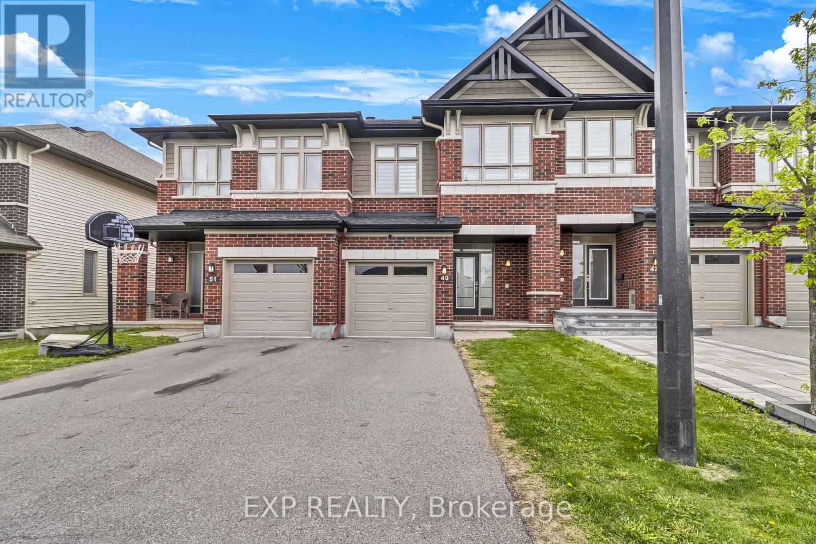 49 Salamander Way, Ottawa, Ontario  K1X 0E9 - Photo 1 - X12948892