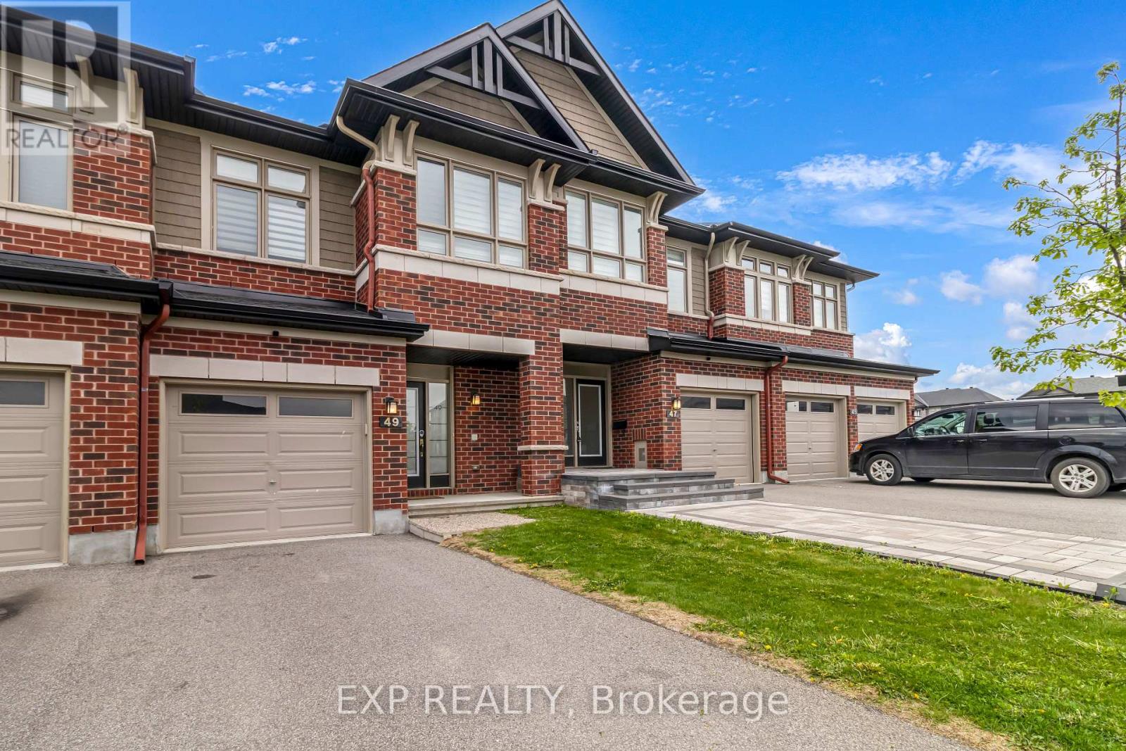 49 Salamander Way, Ottawa, Ontario  K1X 0E9 - Photo 2 - X12948892