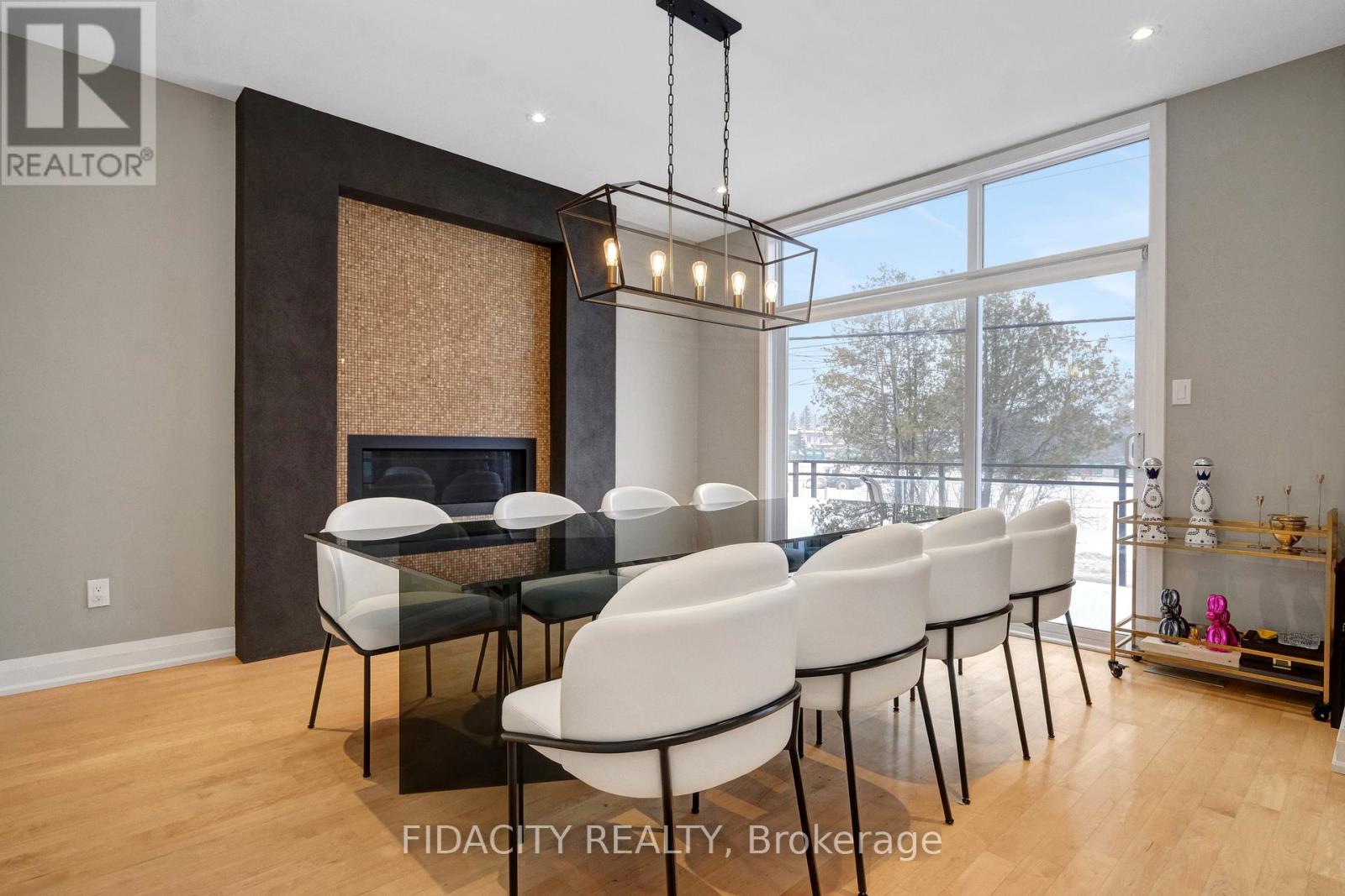 376c Wilmont Avenue, Ottawa, Ontario  K2A 0B1 - Photo 4 - X12949016