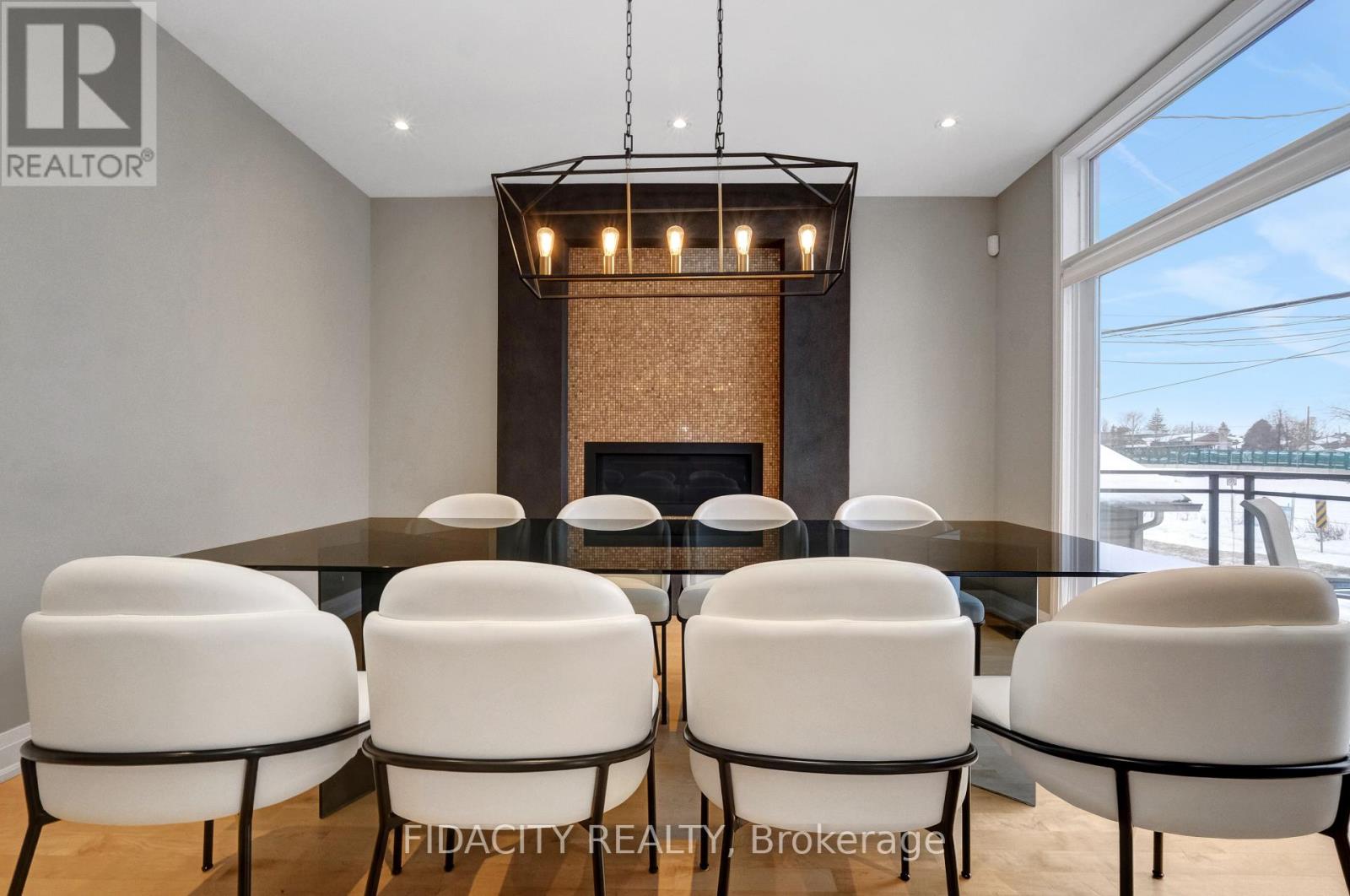 376c Wilmont Avenue, Ottawa, Ontario  K2A 0B1 - Photo 5 - X12949016