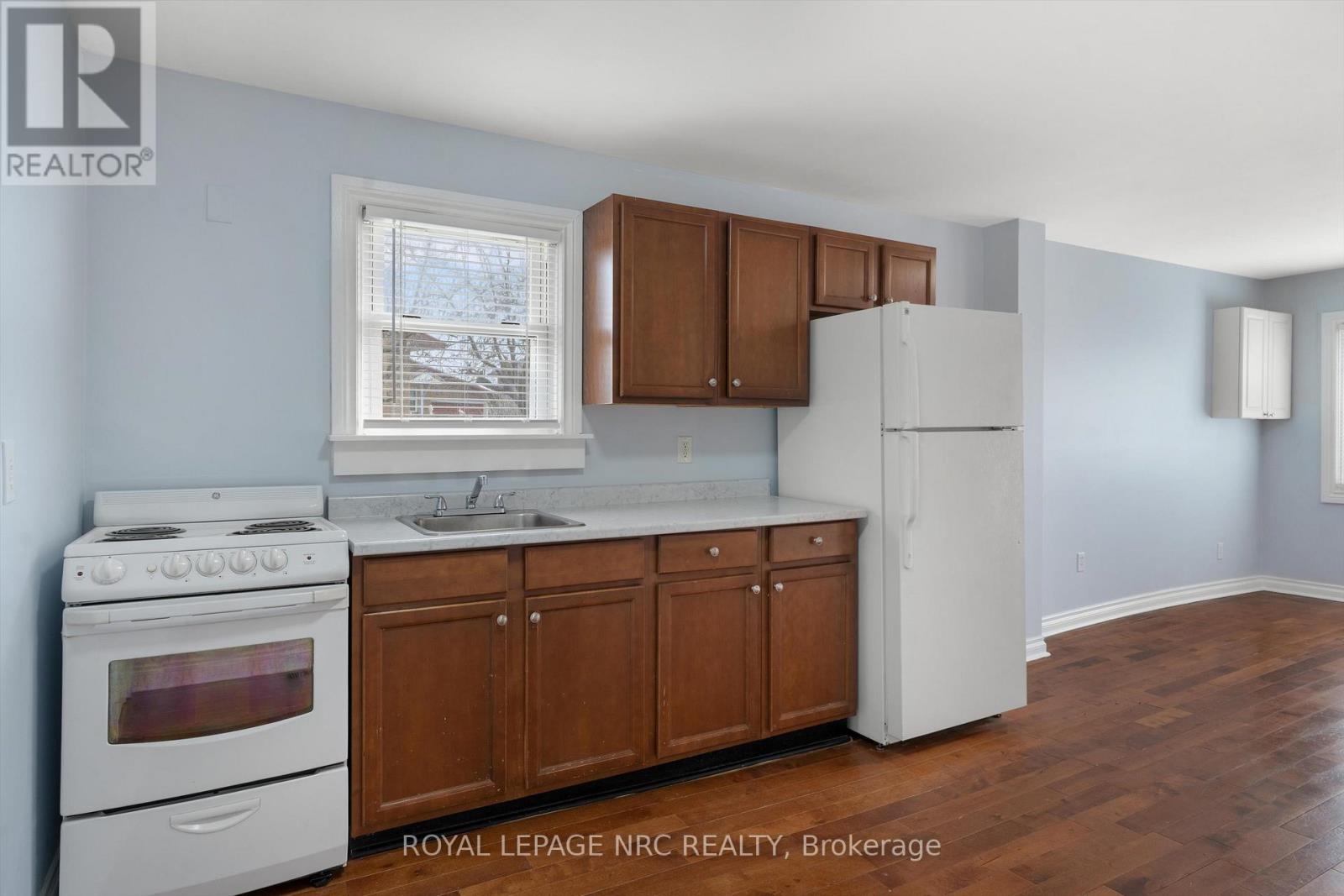 31 Prospect Avenue, St. Catharines, Ontario  L2M 5K2 - Photo 10 - X12949044