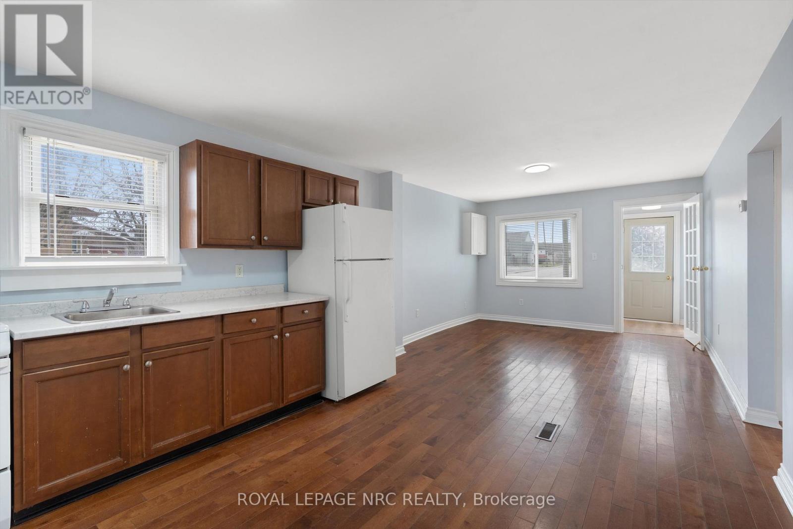 31 Prospect Avenue, St. Catharines, Ontario  L2M 5K2 - Photo 11 - X12949044