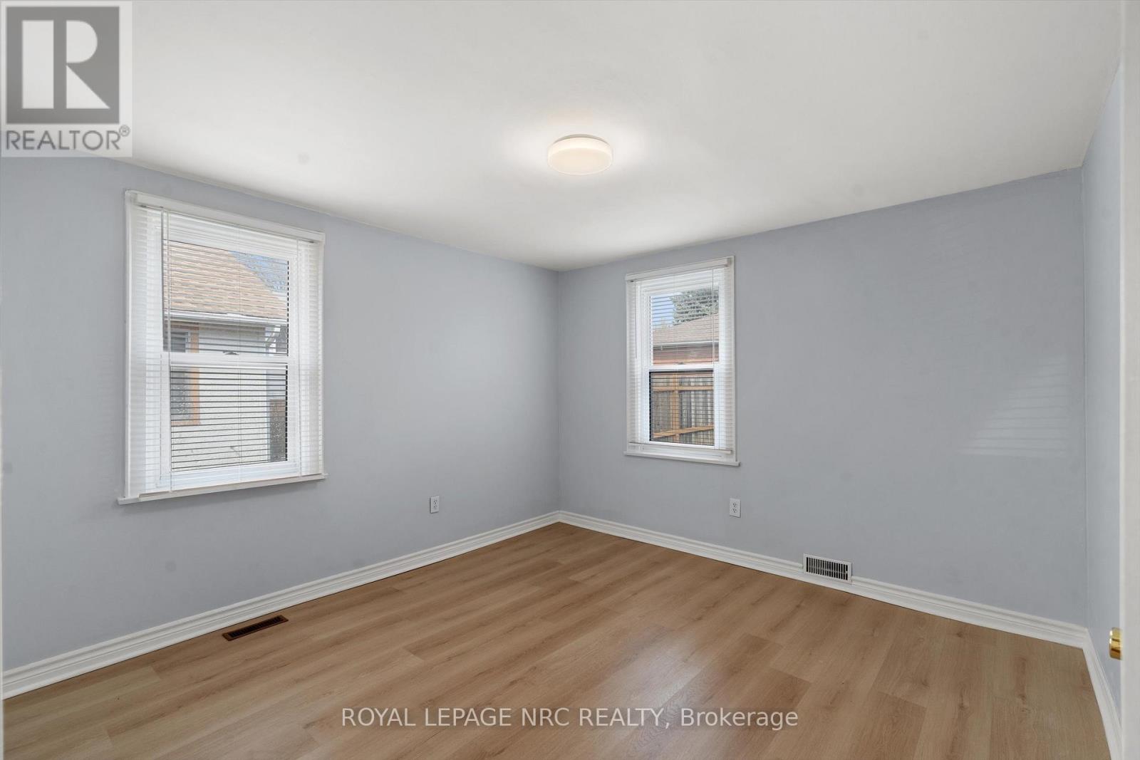 31 Prospect Avenue, St. Catharines, Ontario  L2M 5K2 - Photo 13 - X12949044