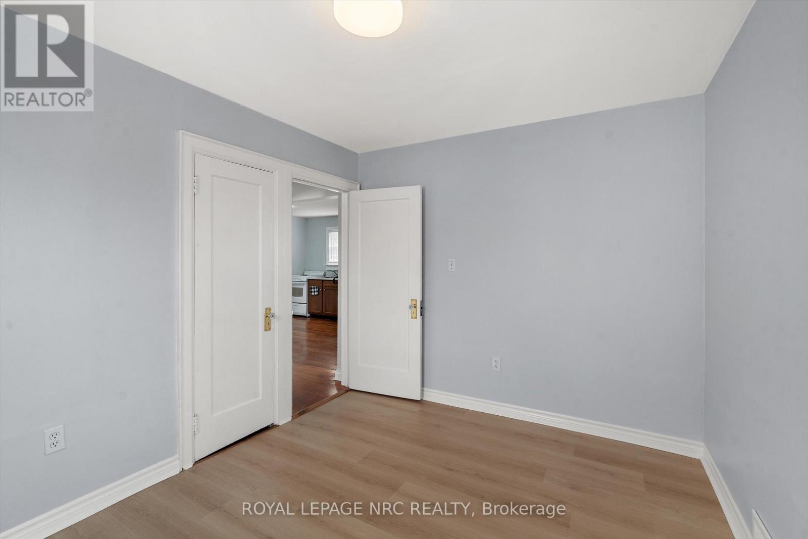 31 Prospect Avenue, St. Catharines, Ontario  L2M 5K2 - Photo 16 - X12949044