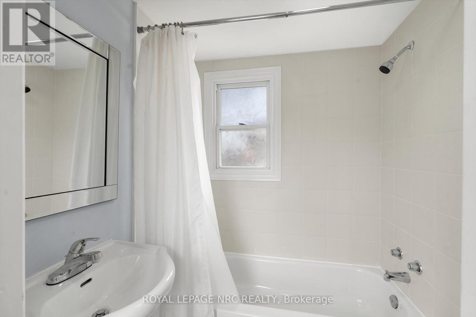 31 Prospect Avenue, St. Catharines, Ontario  L2M 5K2 - Photo 17 - X12949044