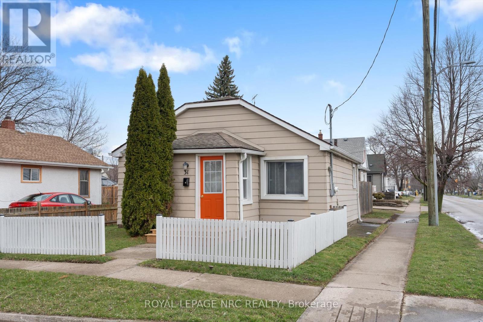 31 Prospect Avenue, St. Catharines, Ontario  L2M 5K2 - Photo 3 - X12949044