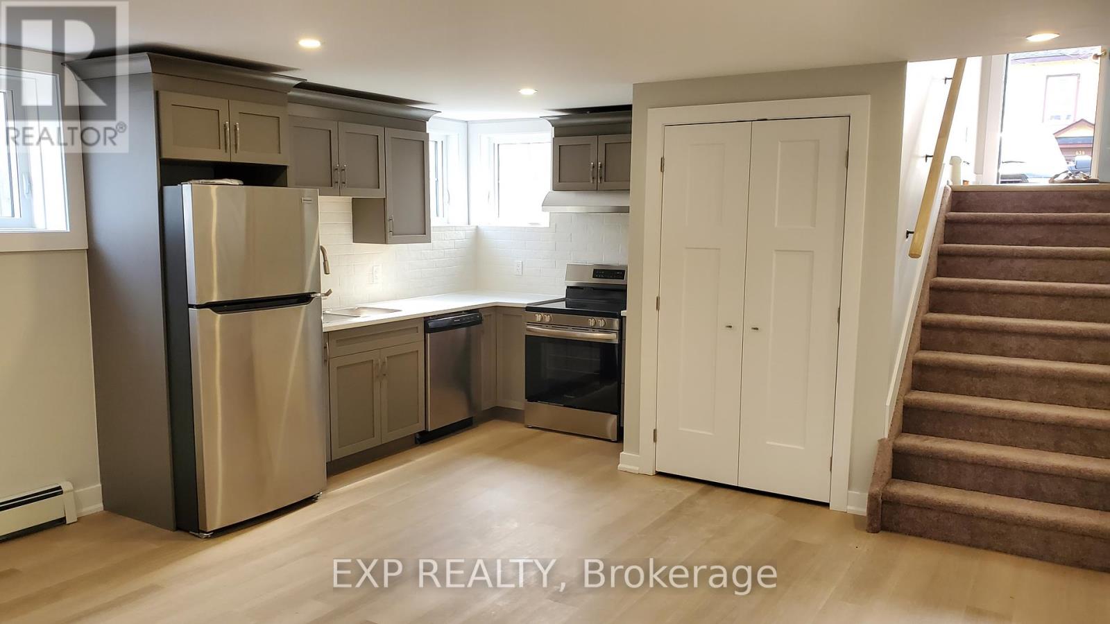 B - 642 West Street, Prescott, Ontario  K0E 1T0 - Photo 3 - X12792186