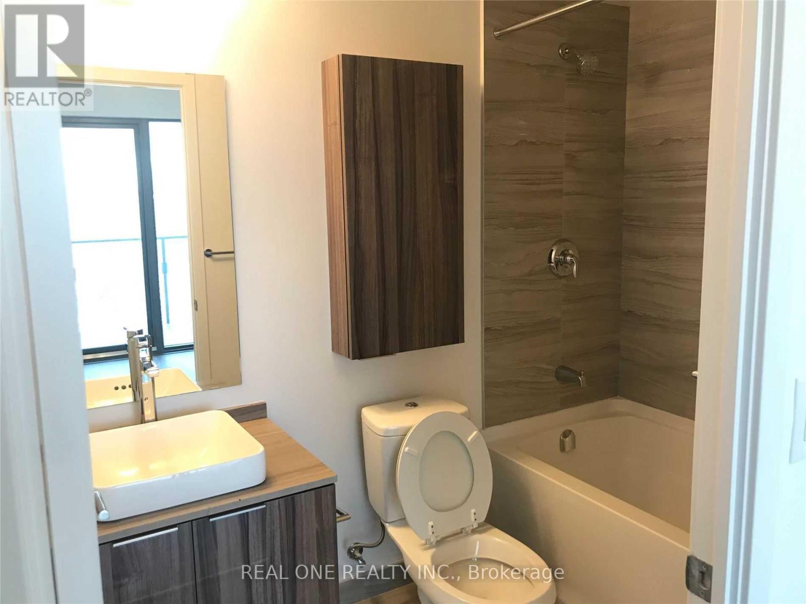 2302 - 11 Wellesley Street W, Toronto, Ontario  M4Y 1E8 - Photo 10 - C12948856