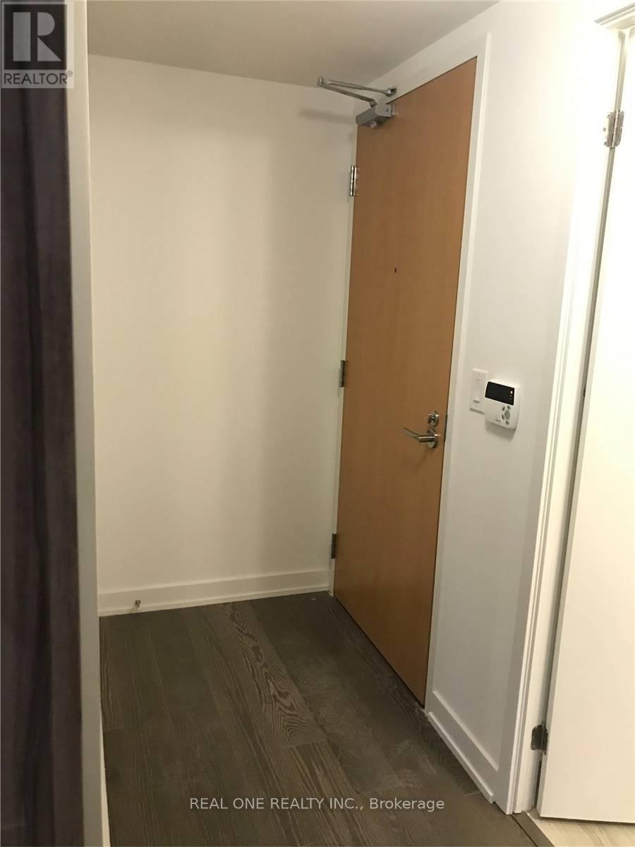 2302 - 11 Wellesley Street W, Toronto, Ontario  M4Y 1E8 - Photo 5 - C12948856